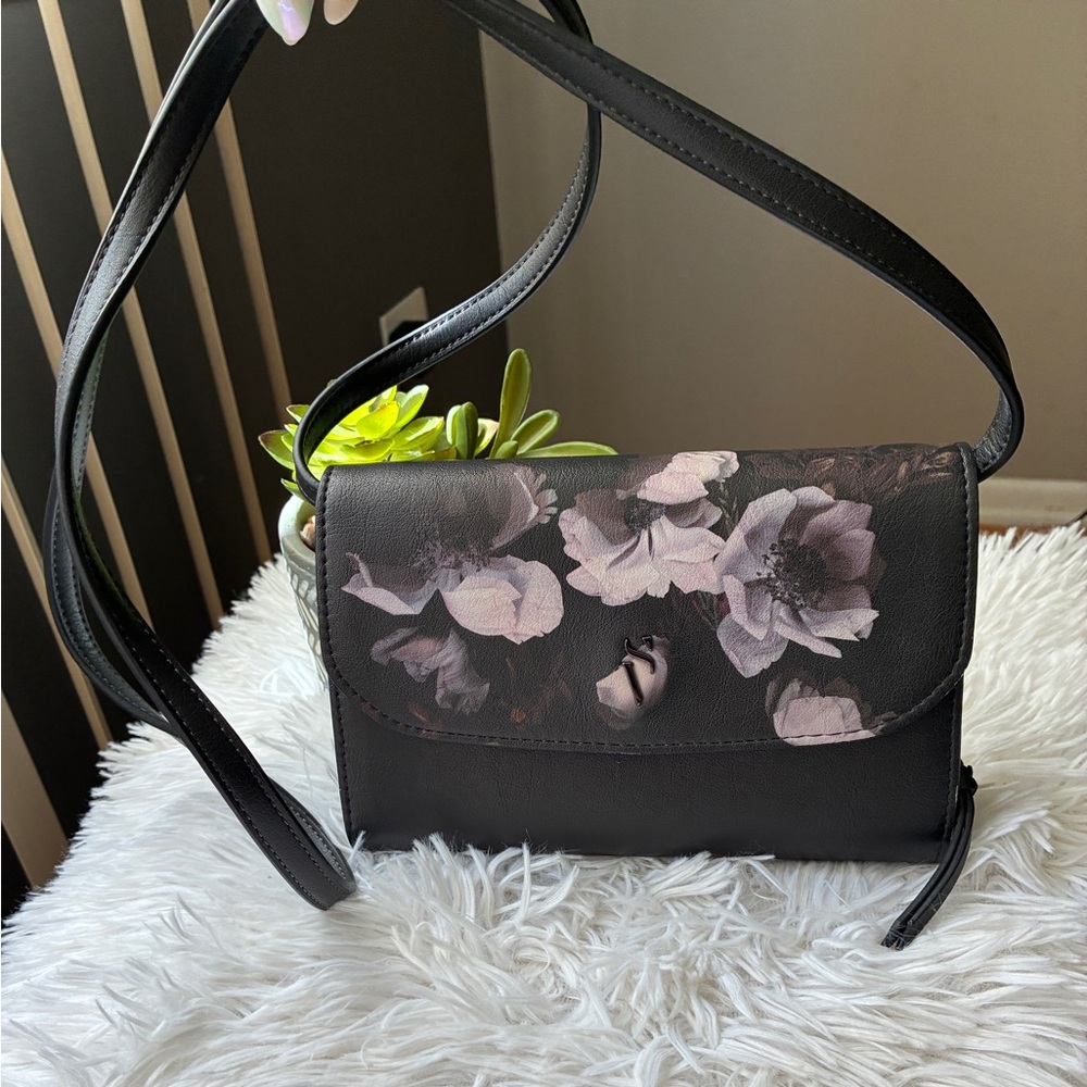 Simply Vera Vera Wang Signature Envelope Crossbody Bag 🩶 - Picture 8 of 12